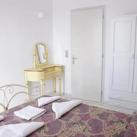 Ariadne Apartment *